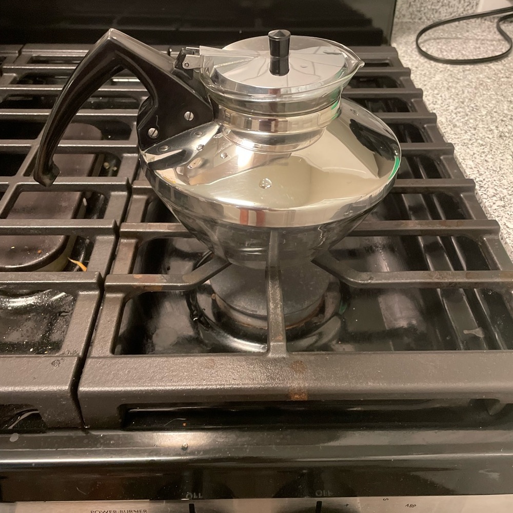 Vintage 1950s Pyrex  glass coffee pot. EUC!